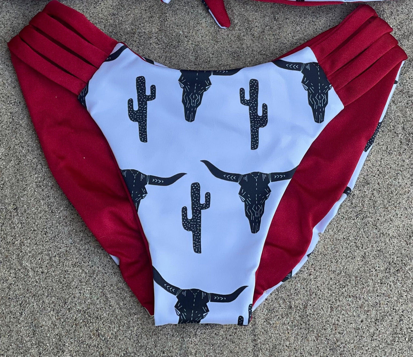 “Riding Roads” Reversible Bottom