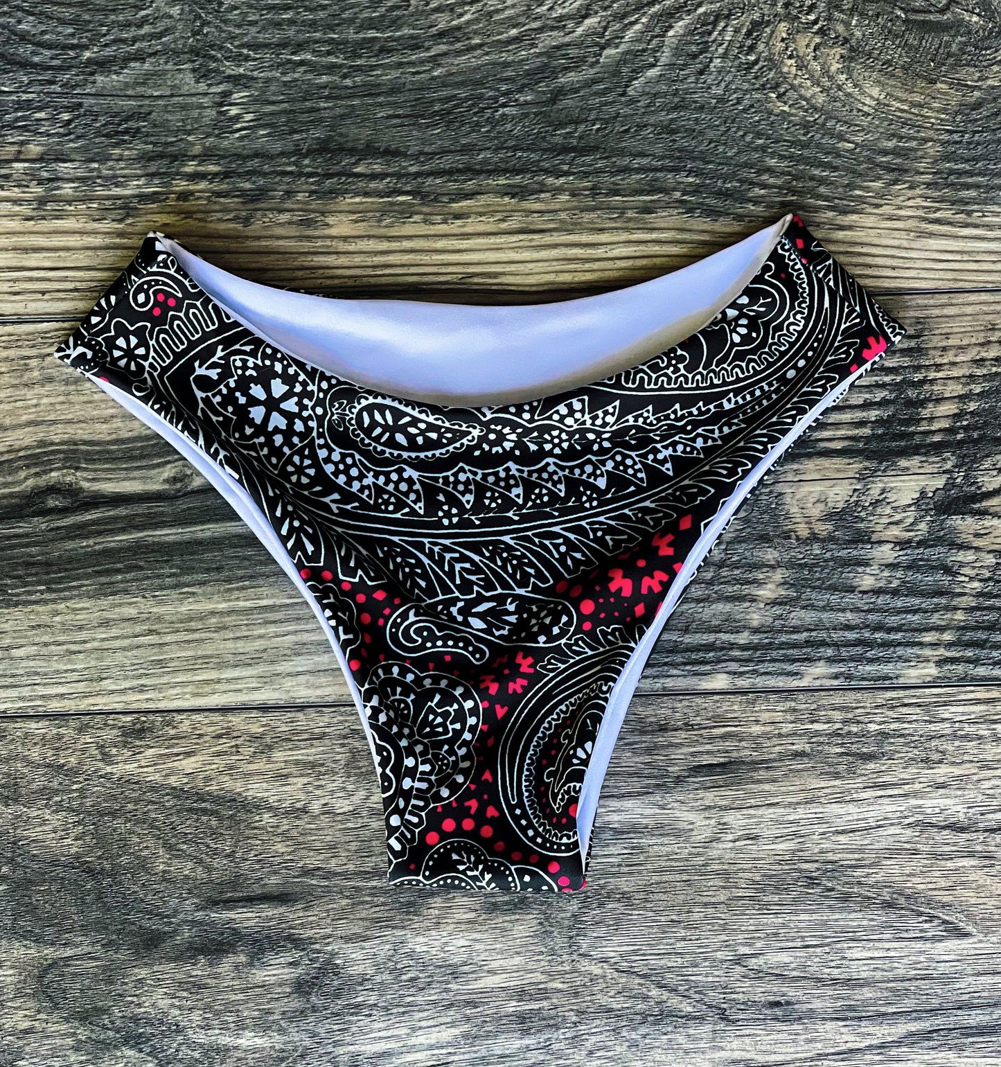 Reversible Paisley with White Bottoms